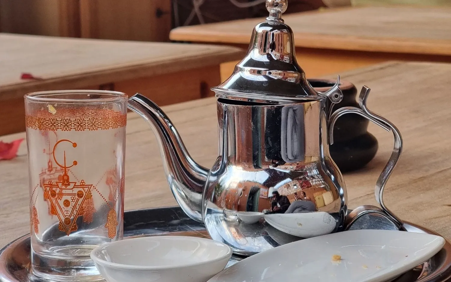 Mint tea tray with its teapot