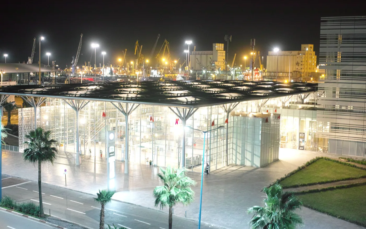 Casa-Port station at night, with the port cranes