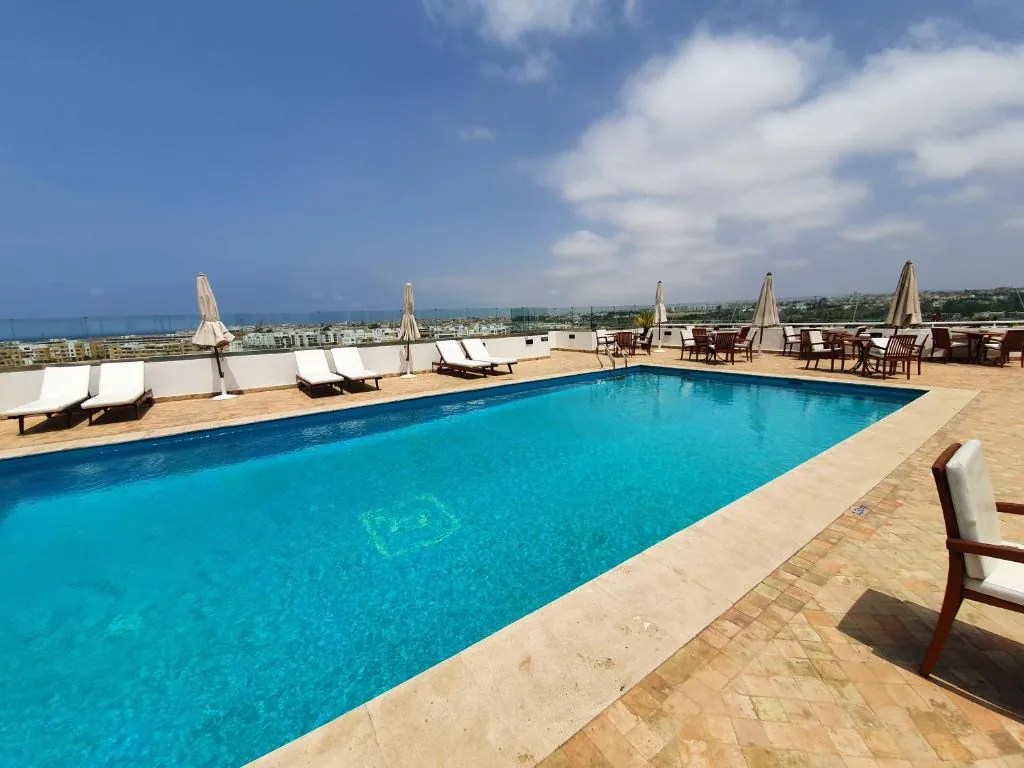 Swimming pool — Hôtel Borj Rabat