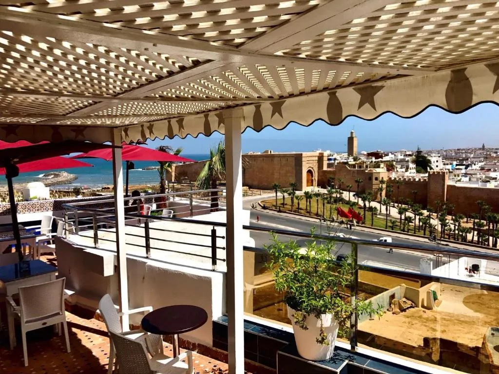 Terrace with kasbah view — Hôtel des Oudaias