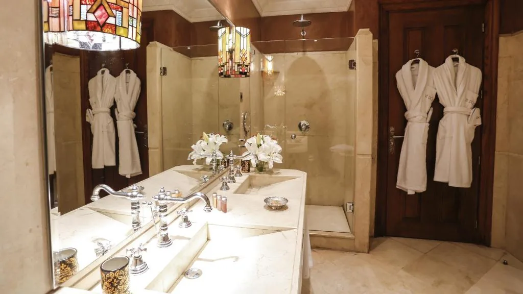 Bathroom — Hôtel Le Doge