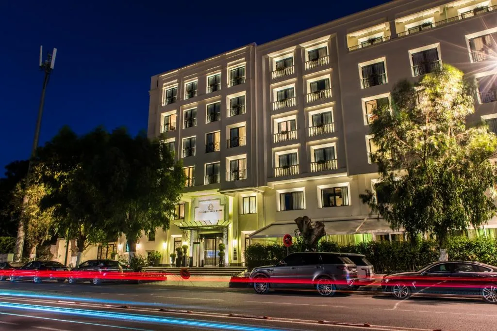 Facade at night — Le Casablanca Hôtel