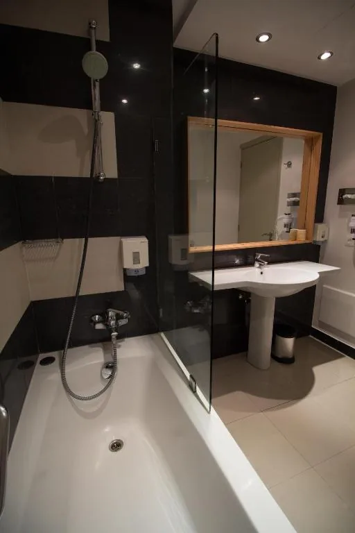 Bathroom — Le Pietri Urban Hotel
