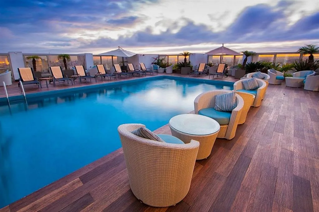 Swimming pool — Mövenpick Hotel Casablanca