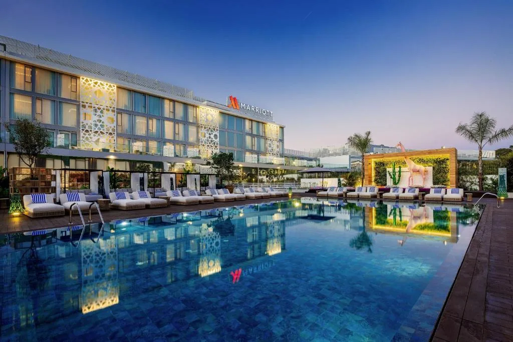 Swimming pool at night — Rabat Marriott Hotel