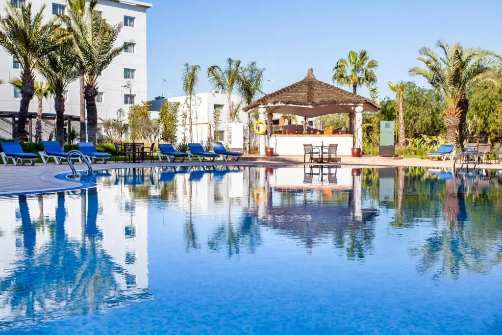 Swimming pool — Relax Hotel Airport Nouasseur