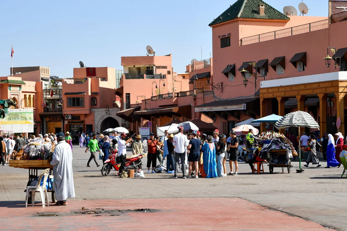 Why Book an Official Guide Instead of an Informal One in Marrakech